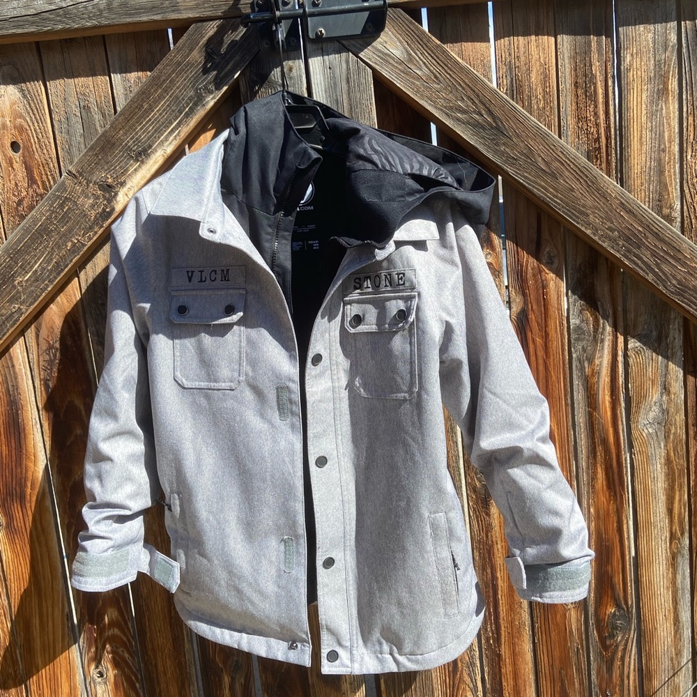 Boys Volcom snowboard / ski jacket